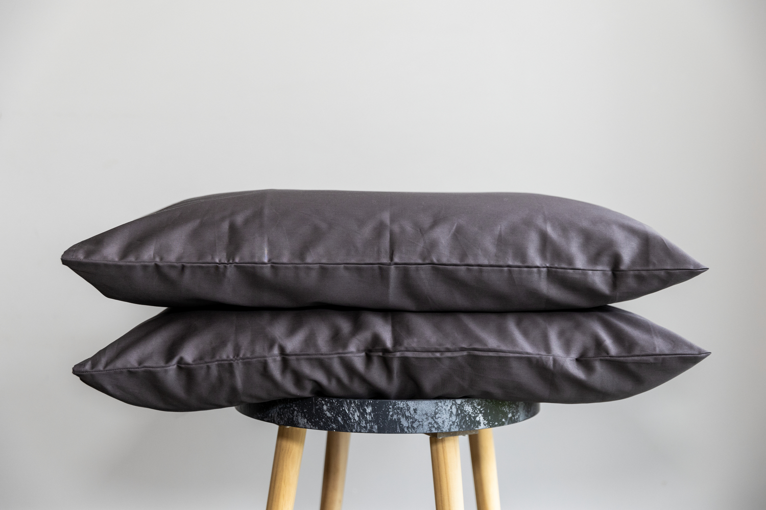 PREMIUM satino pagalvės užvalkalas „Ash gray”