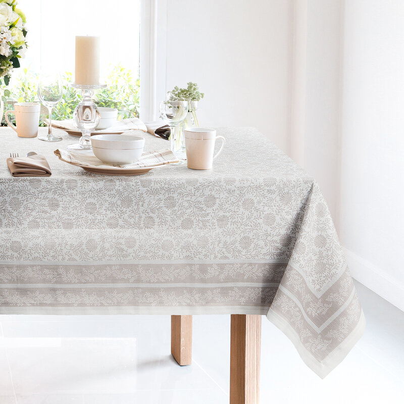 Staltiesė su gėlių šakelių motyvu „Summer” natural beige įvairių dydžių